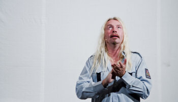 Patrik Linhart je spisovatel, výtvarník, performan. Vydává například revui Dekadent geniální. Foto: David Konečný